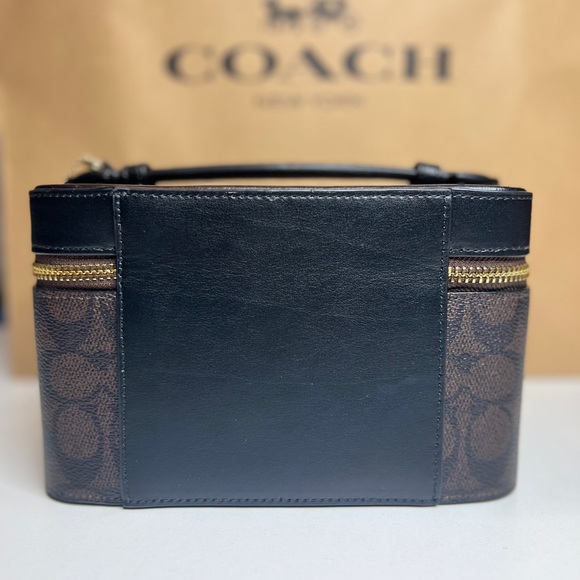 Coach Signature Cosmetic Case / Cosmetic Bag - Picture 5 of 9